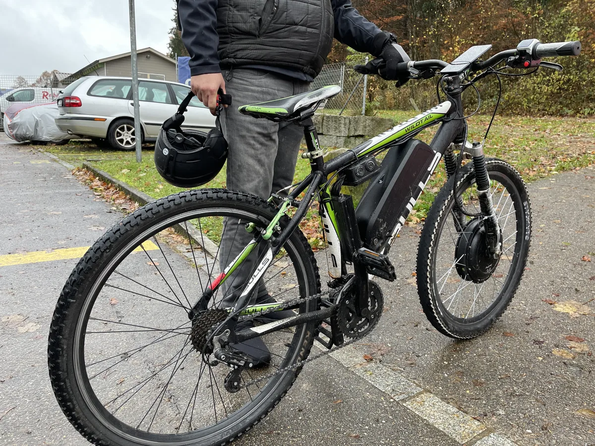 Ein Velo mit einem eingebauten E-Motor.